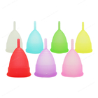 Tazze flessibili molli di periodo del silicone del grado medico delle tazze mestruali con la borsa di stoccaggio
